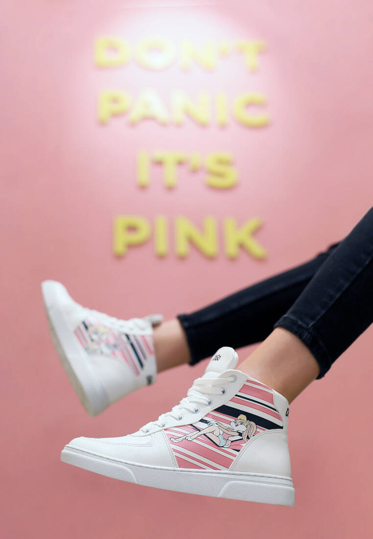 Kadın Vegan Deri Beyaz High Sneakers - Warner Bros Love is Pure Bugs Bunny Tasarım