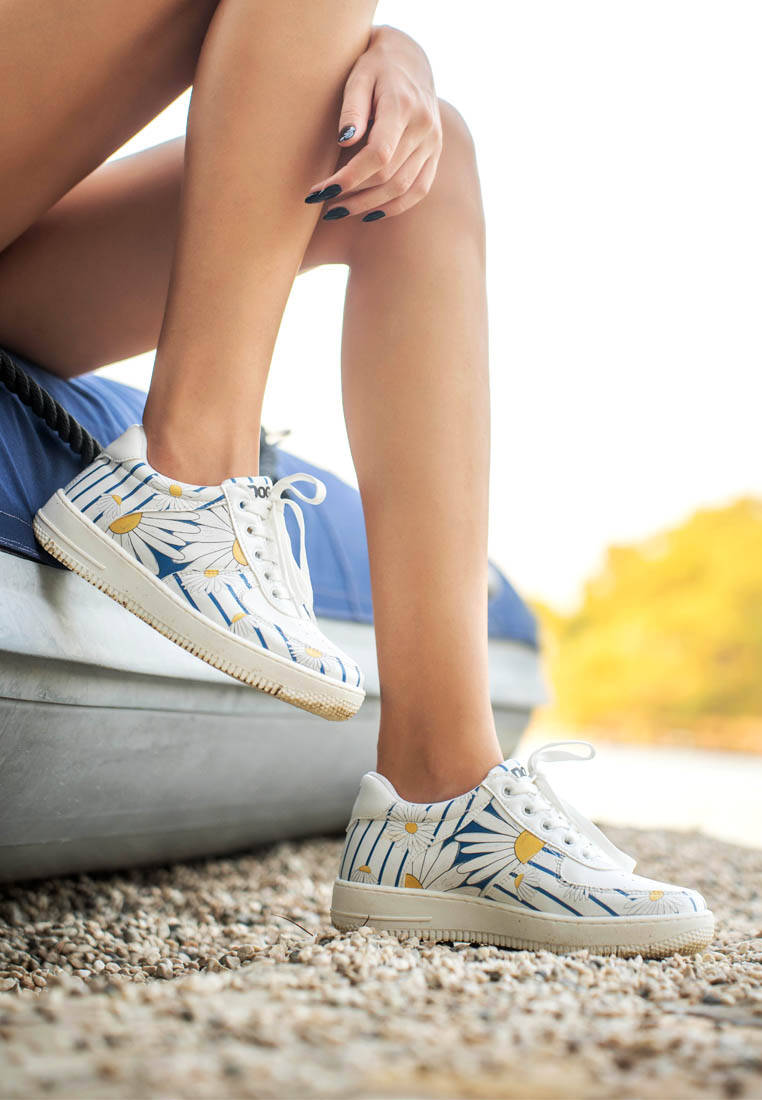 Kadın Vegan Deri Beyaz Sneakers - Daisy Stripes Tasarım