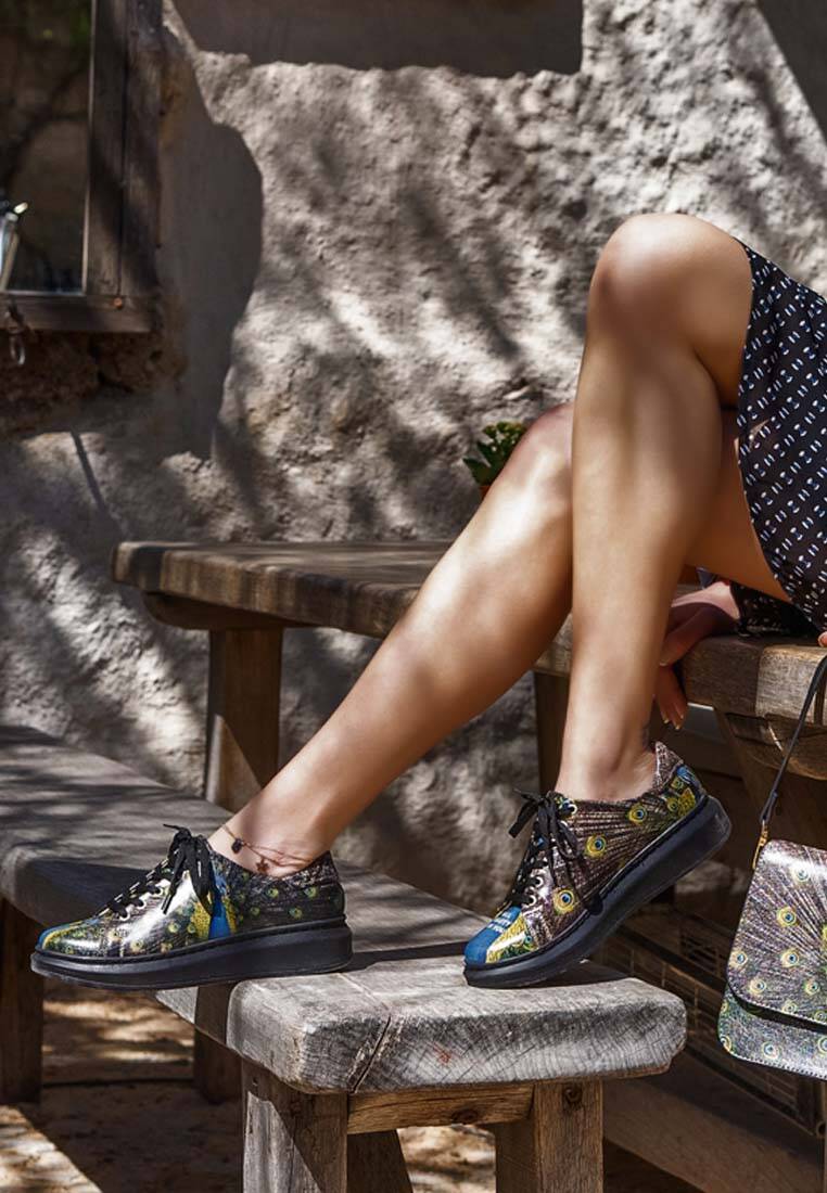 Kadın Vegan Deri Siyah Sneakers - All Beauty is in You Tasarım
