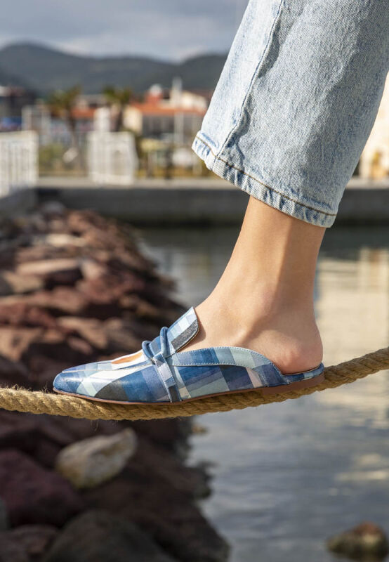 Women Vegan Leather Navy Slippers Be Different Design